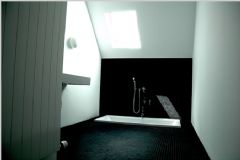 用黑色地板装个性居室现代风格阁楼