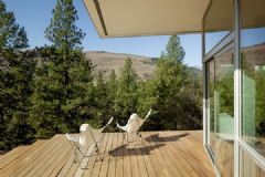 山里中的小别墅 时尚舒适现代阳台装修图片