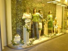 服装店现代风格展示现代公装装修图片