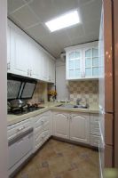 80平米老房子打造成高档金黄色家居欧式厨房装修图片