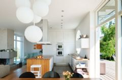 有极佳视野的现代别墅现代厨房装修图片