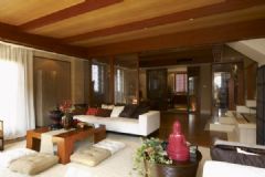 上海龙湖滟澜山样板房中式客厅装修图片