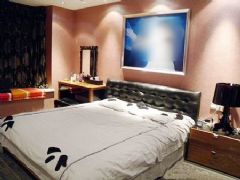 4万装135平米现代奢华家居现代卧室装修图片