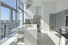 360°全方位明亮式屋顶公寓现代厨房装修图片