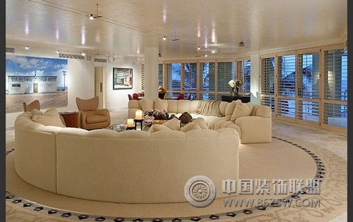 现代客厅装修图片