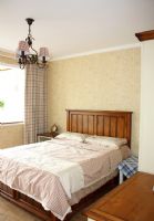 82平米两居美式乡村 清新与稳重并存美式卧室装修图片