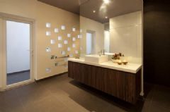 200平宽敞越南现代城市住宅现代卫生间装修图片
