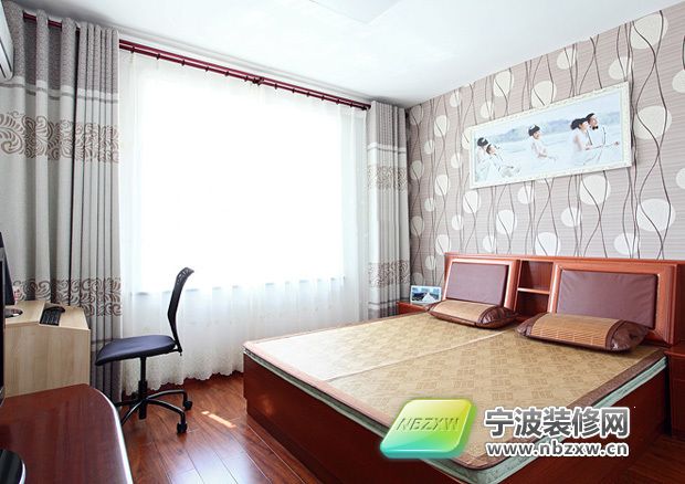现代卧室装修图片