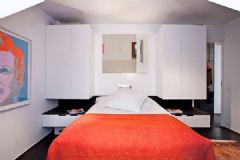 活力亮色的57平米现代公寓混搭卧室装修图片