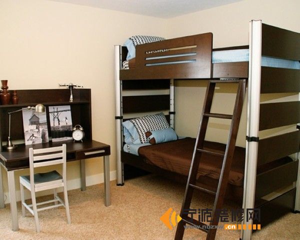 现代卧室装修图片