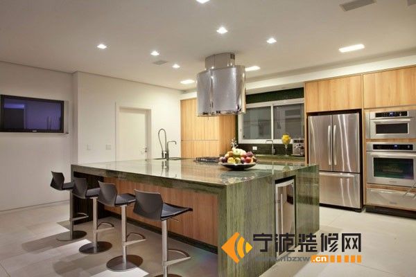 现代厨房装修图片