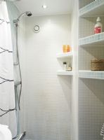 蓝白清新公寓 纯白地板的小清新风现代卫生间装修图片