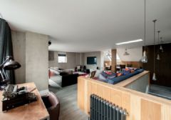 160平现代双层公寓现代客厅装修图片