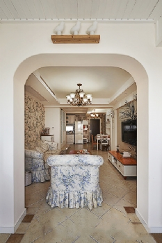 90平美式演绎经典的收纳设计美式客厅装修图片