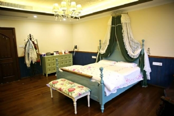 198平美式原木乡村别墅美式卧室装修图片