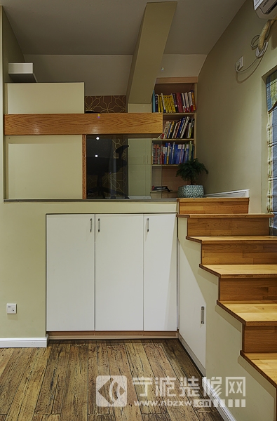 现代客厅装修图片