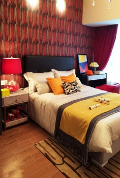 色彩艳丽现代范儿大户型家居现代卧室装修图片