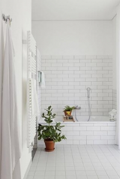 大户型现代纯白的装修案例现代卫生间装修图片