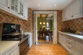 89平老房改造变身清新淡雅美式家美式厨房装修图片