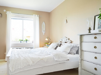 简洁之美，安然生活质感小户型简约卧室装修图片