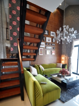 82平米阁楼公寓的精致慢生活古典客厅装修图片