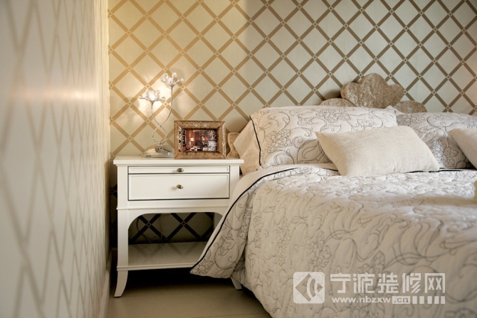 现代卧室装修图片
