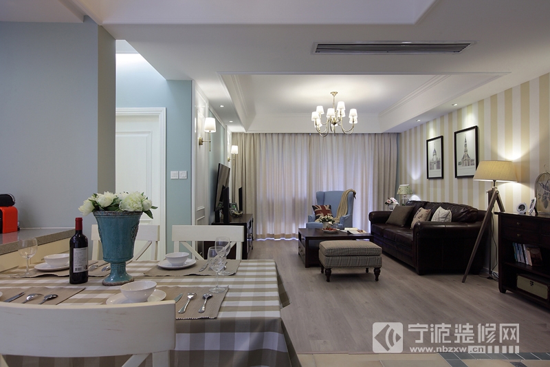 现代客厅装修图片