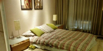 60平原木风居家欣赏现代卧室装修图片