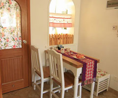 美女也爱装修，亲自改造小窝