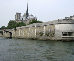 巴黎圣母院  庄严雄伟的建筑