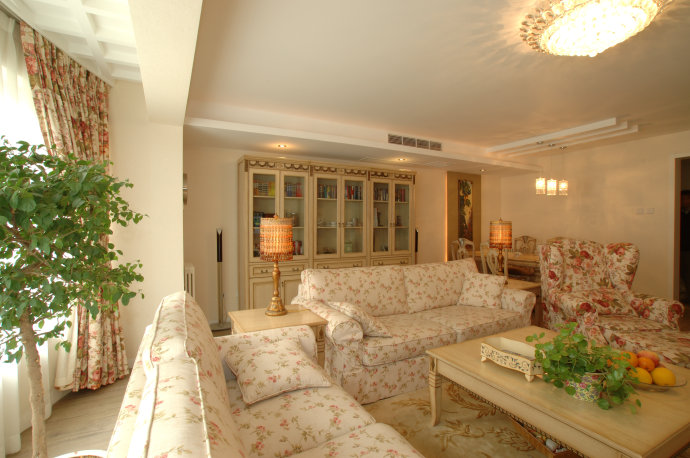 10万元装出120平米温馨婚房