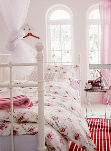 纯洁清爽的小萝莉睡房