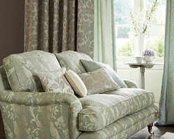 聆听窗帘与沙发的故事 客厅装饰搭配推荐