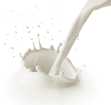 巧用过期牛奶 可以擦木地板与皮质家具