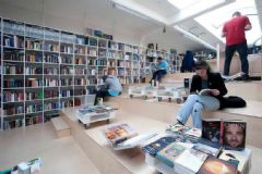 图书馆阅览室设计之灵动多变的阶梯空