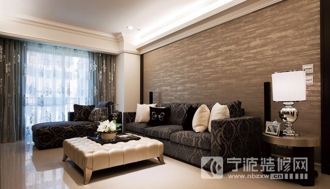 华丽而时尚的142平米简约大宅