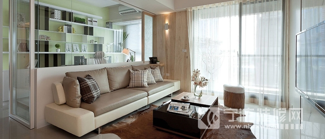 82平简约三居书房玻璃隔断接地气