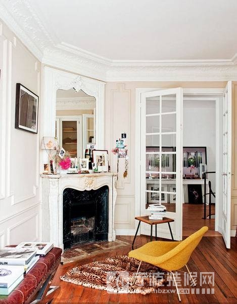 巴黎艺术品收藏家的时尚一居室