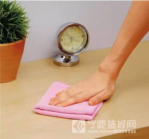 家庭主妇教您家具清除的几个小窍门