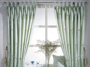 四个小妙招教你用窗帘掩饰房间的缺点